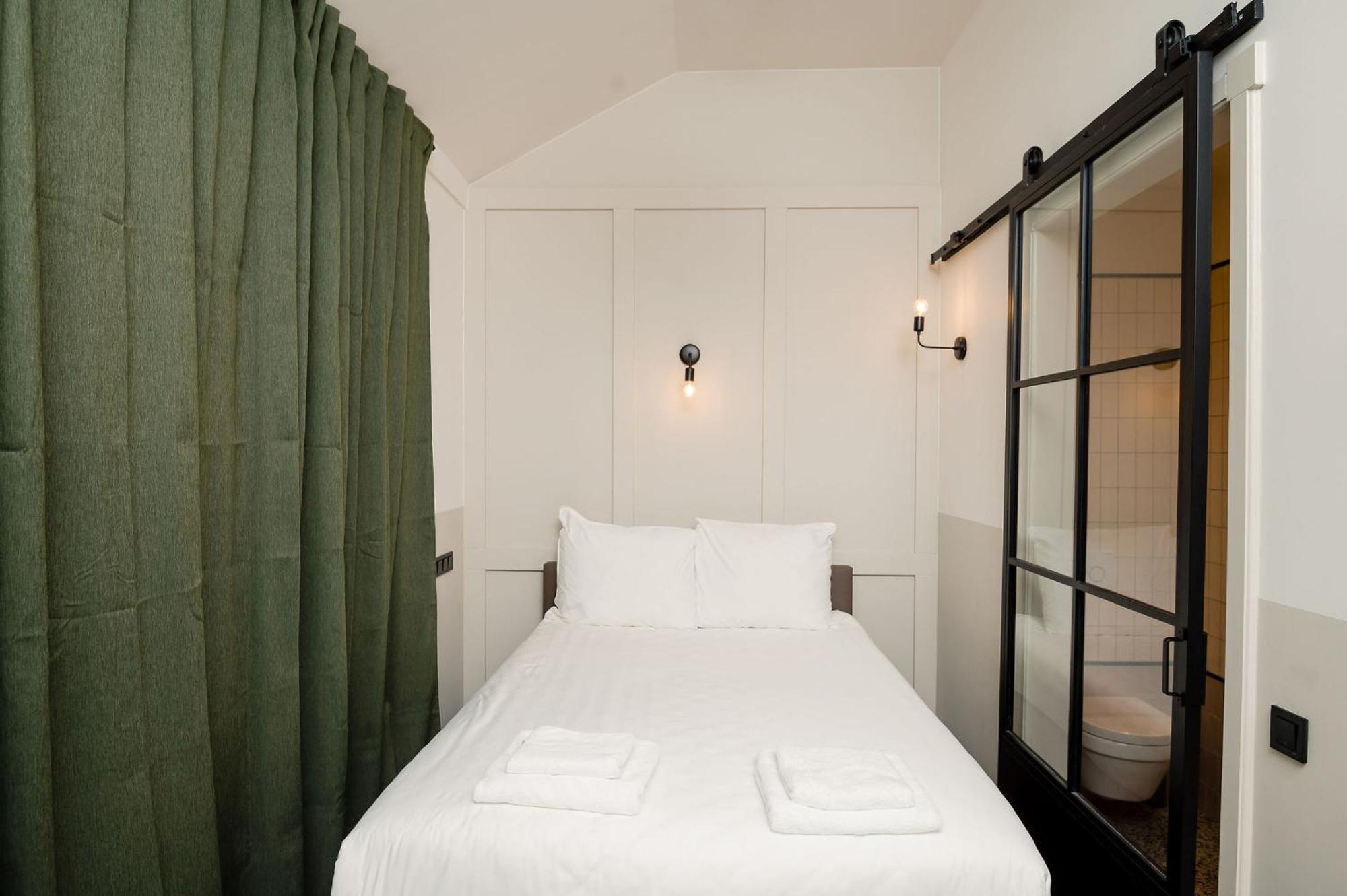 Mr.Lewis Rotterdam Hotel Room photo